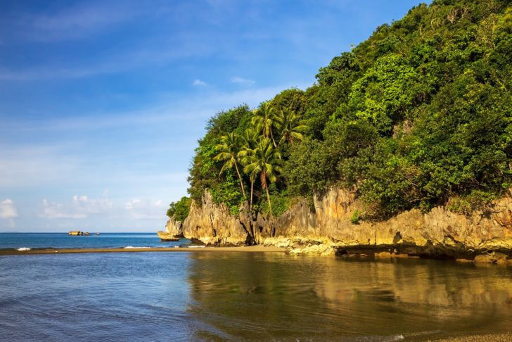 Visit These Beautiful Islands in Caramoan - Pinned.PH